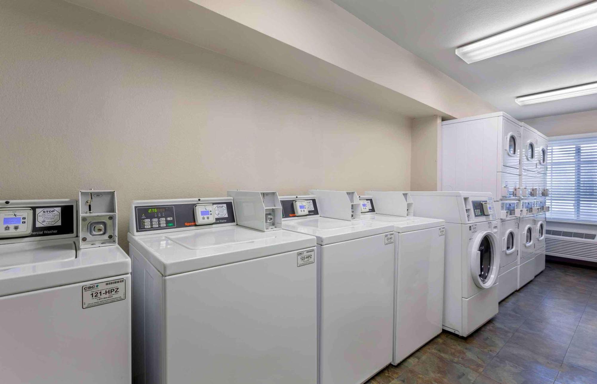 Extended Stay America Select Suites - Cleveland - Avon ภายนอก รูปภาพ