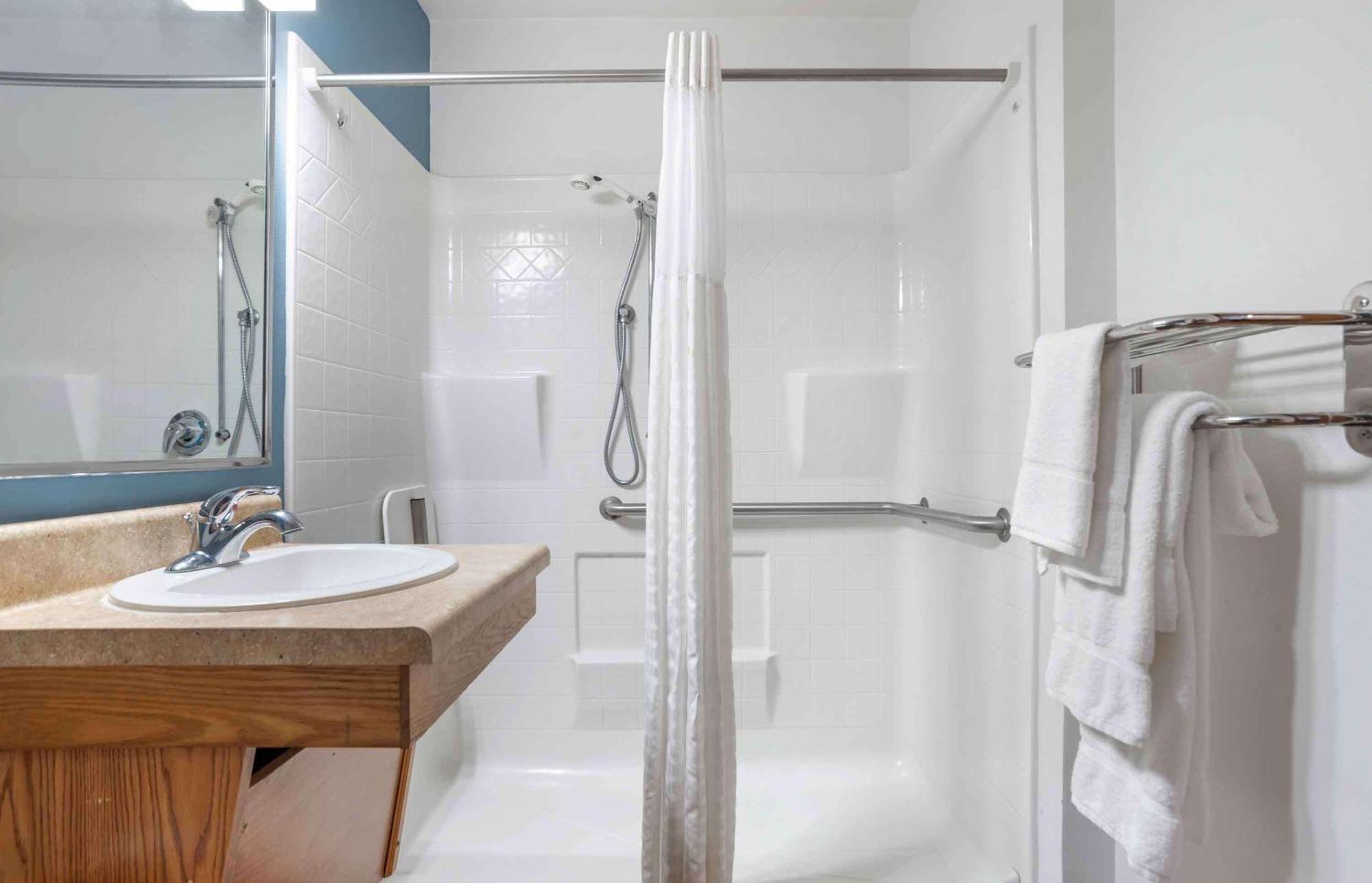 Extended Stay America Select Suites - Cleveland - Avon ภายนอก รูปภาพ